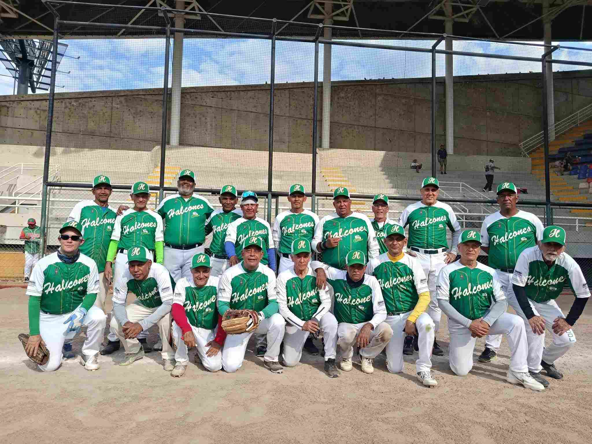Aruban Softball Veteran Victoriano Orman Competes in Cali International Tournament