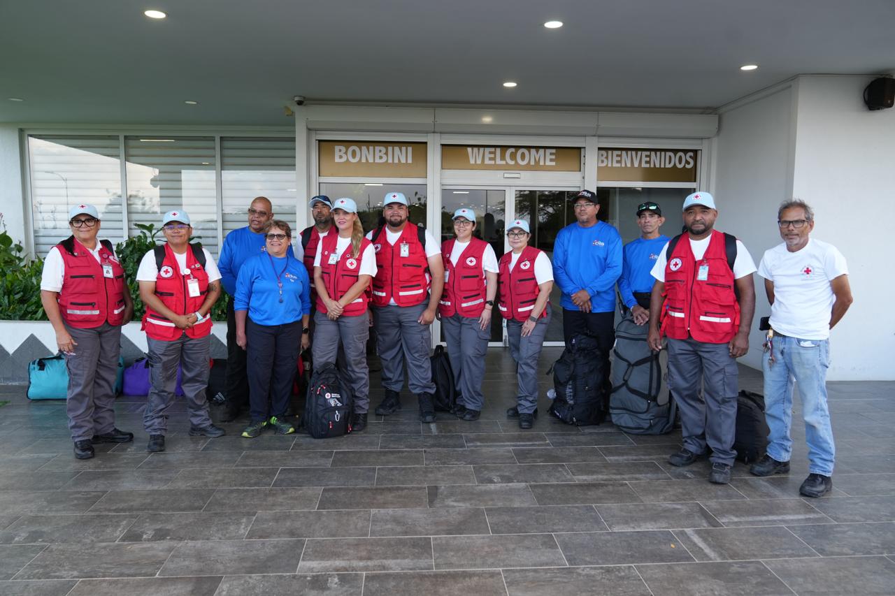 Prome ekipo di asistencia humanitario di Aruba a sali 'rumbo pa Venezuela' | 24ora - Prome Den Noticia