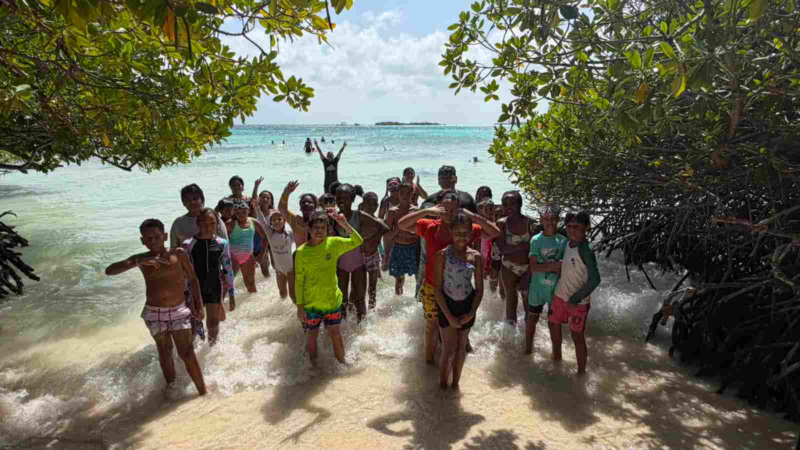Aruba Bank Sponsors Annual Summer Camp at Club Don Bosco Noord