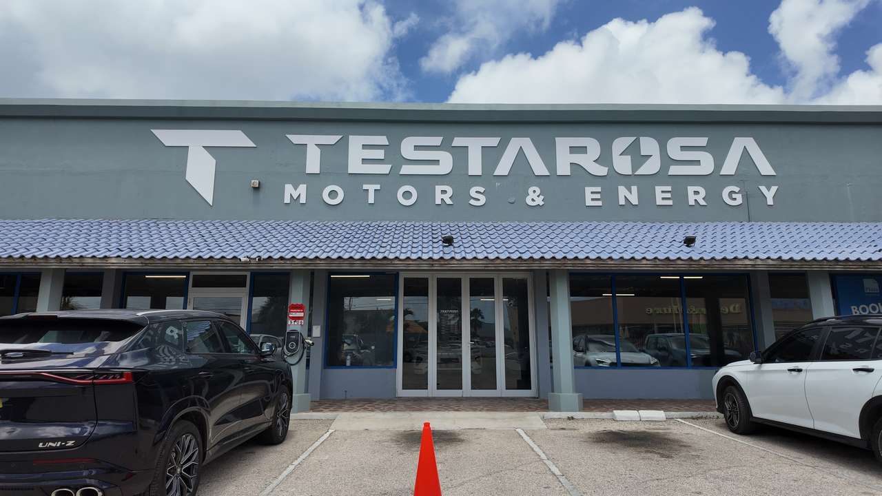 Testarosa Motors Has a Car for Every Budget in Aruba