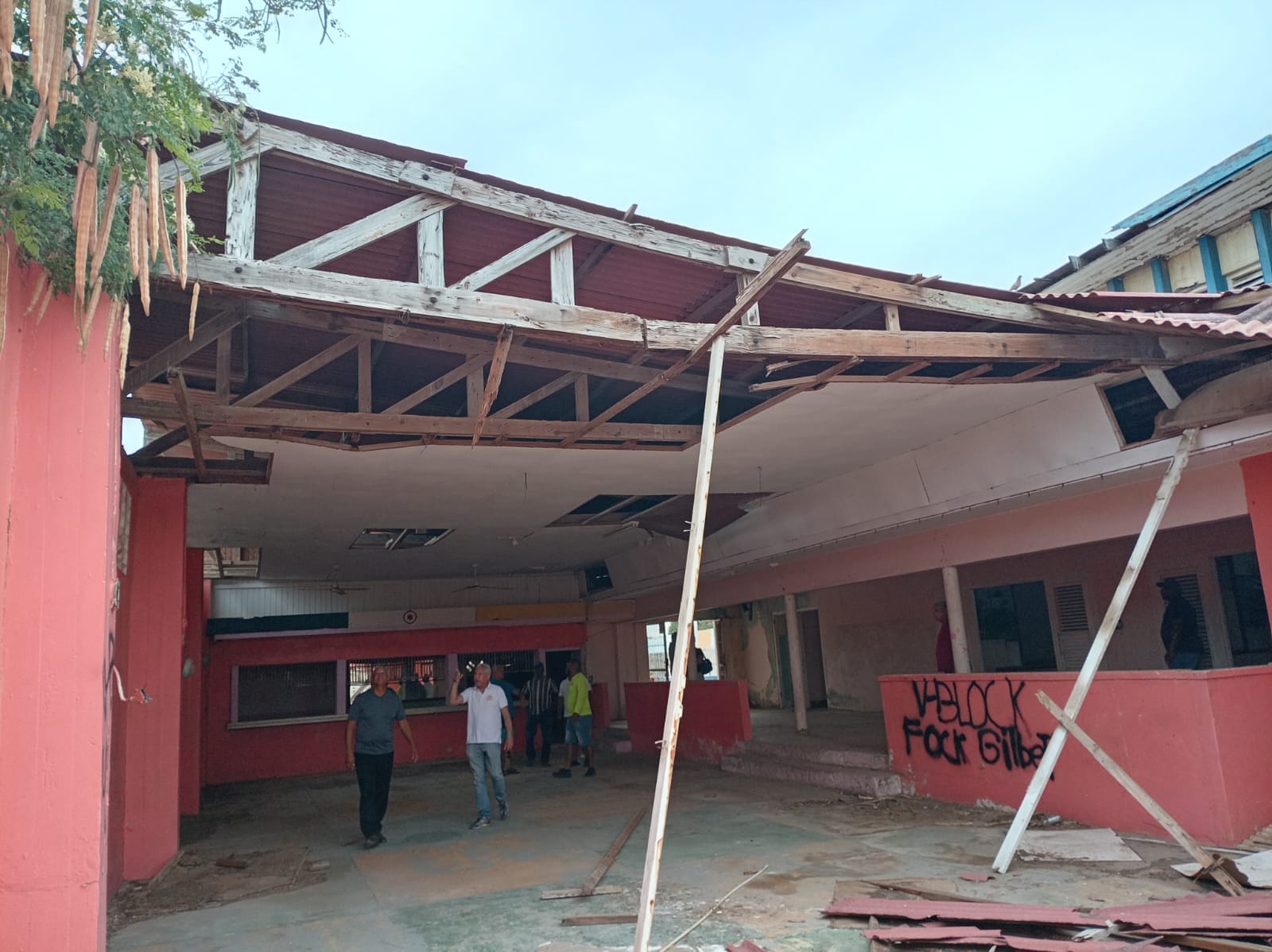 Club Boneriano Heritage Center Cleaned Up Ahead of Bonaire Day