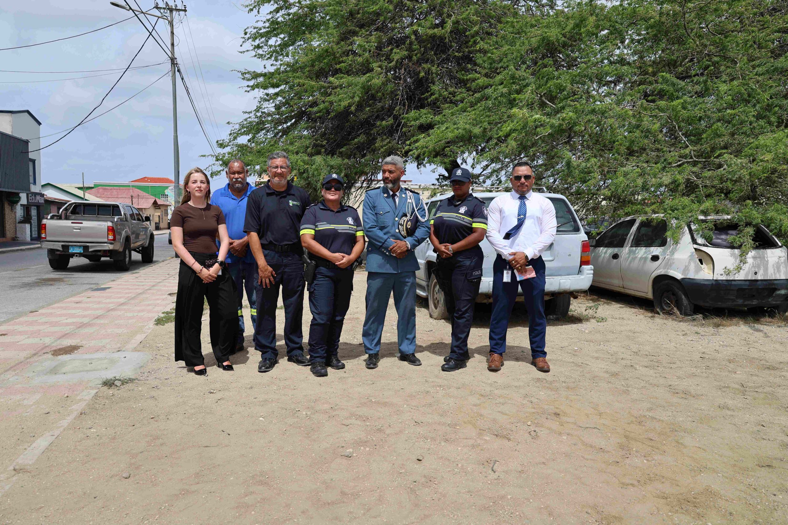 Doño tin un siman di tempo: Lo inicia accion pa retira vehiculonan bandona for di caminda publico