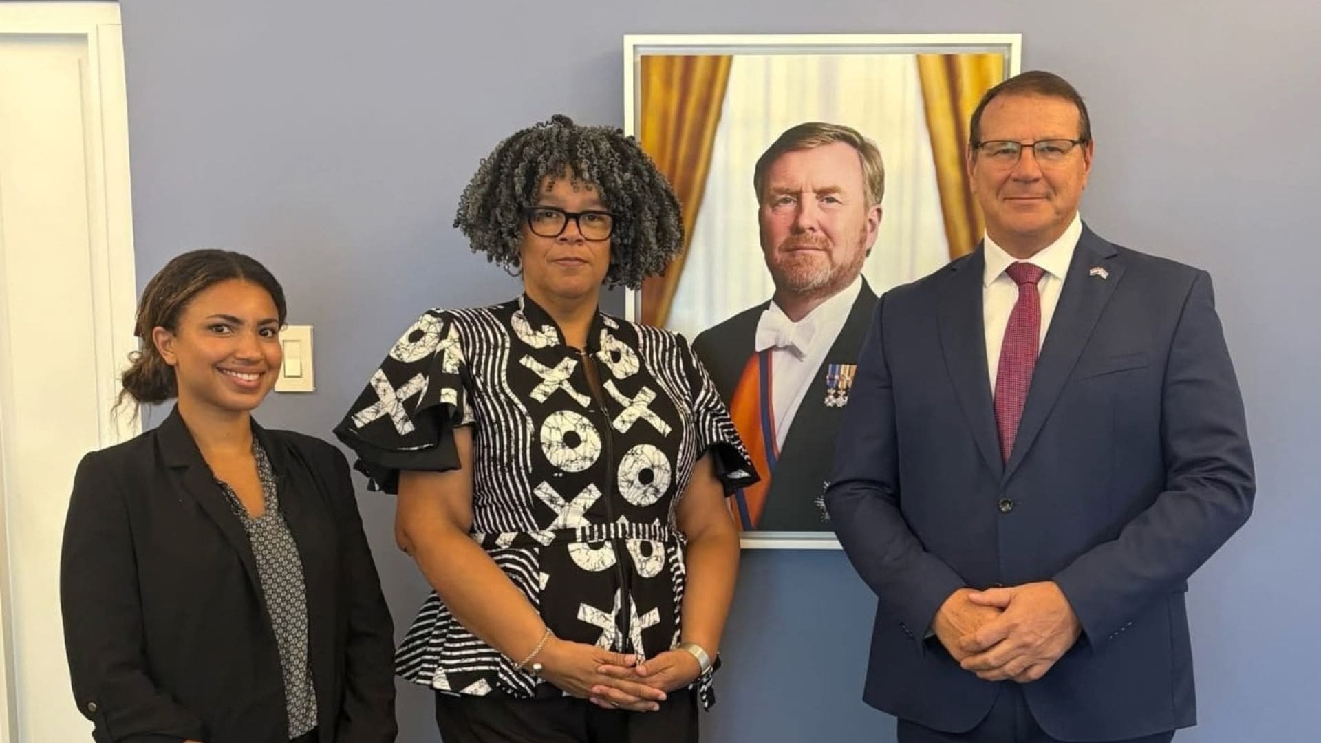 Amnesty International Executive Meets with Aruba's Governor