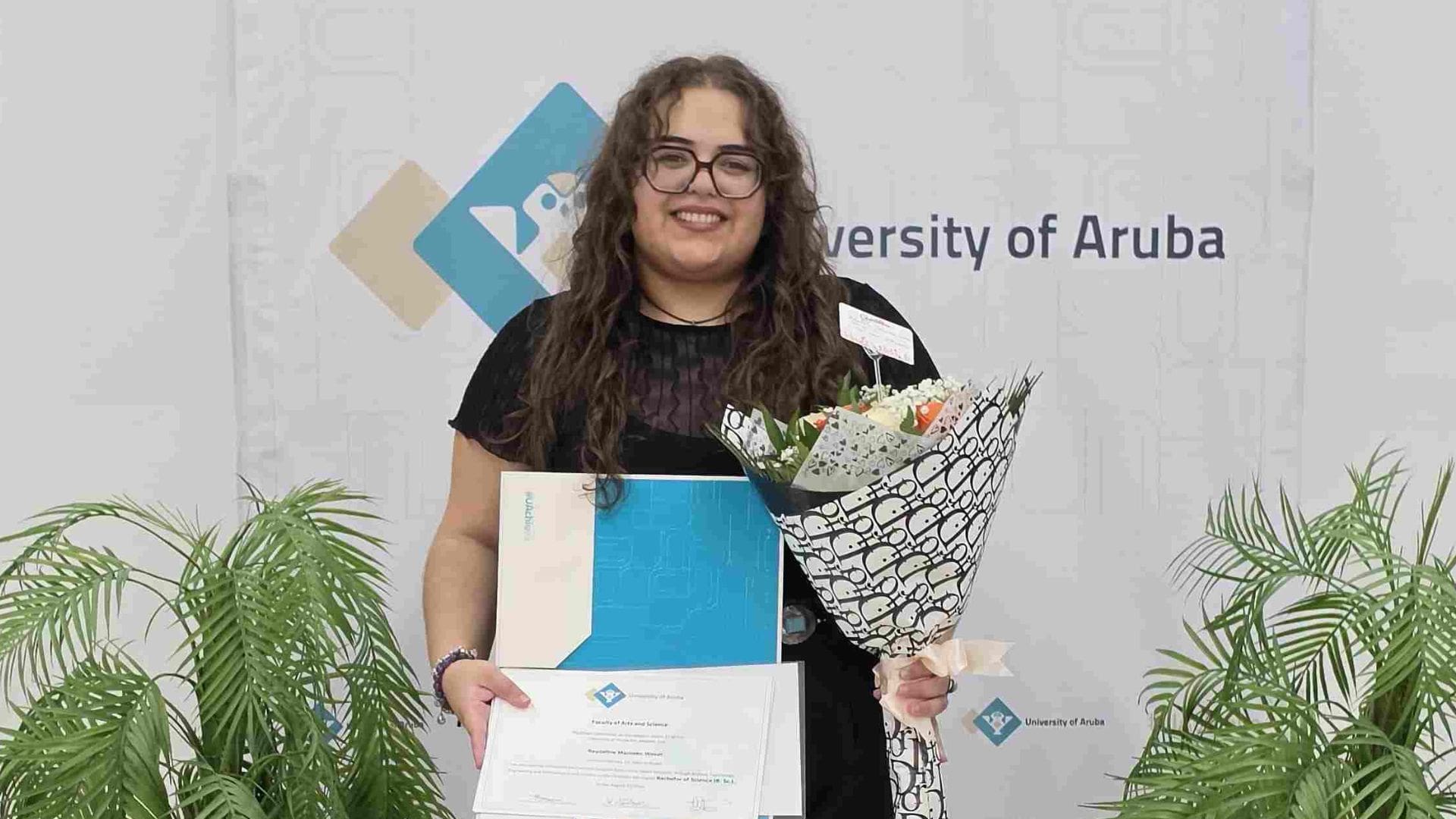 Aruban Student Graduates With Research Focused on Coral Health