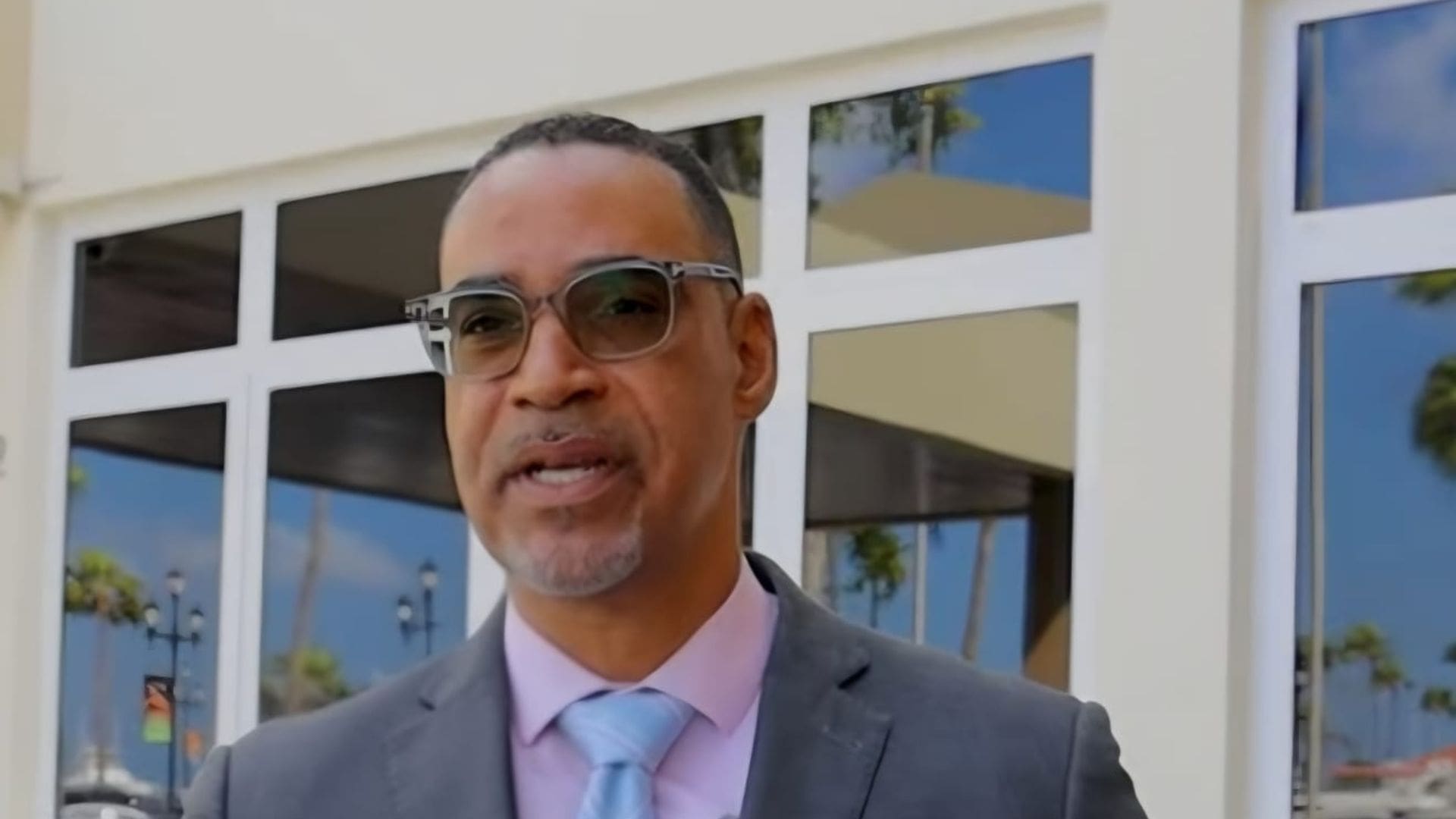 AVP Lawmaker: Aruba Must Not Hold Back Its Professionals