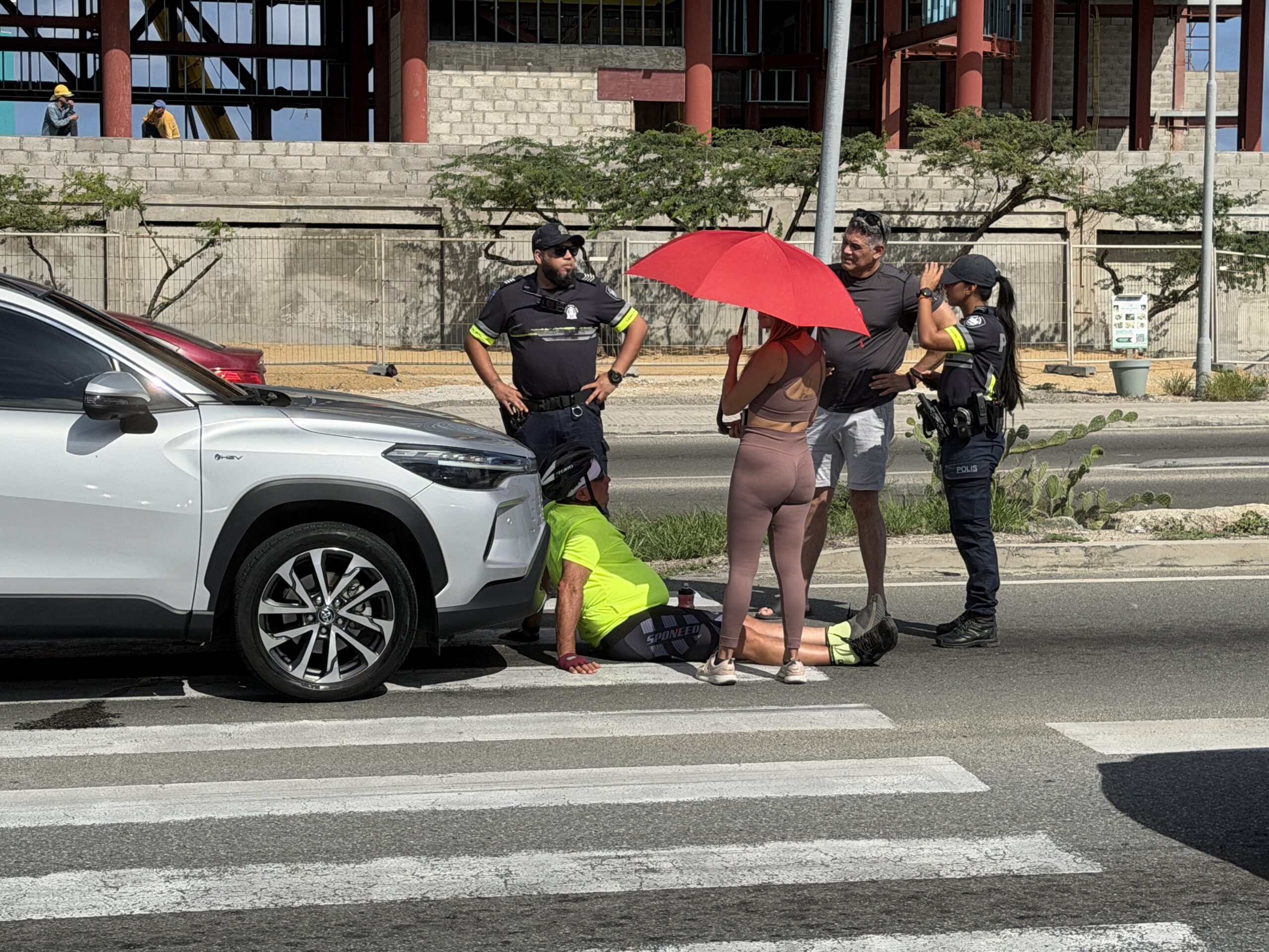 Cyclist struck by vehicle on Sasakiweg in Noord, Aruba