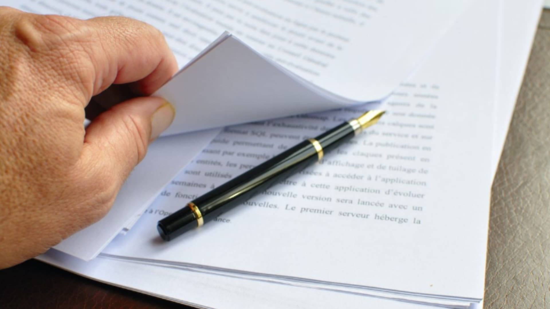 Aruba Court Rules Notary Retirement Age Stays at 65