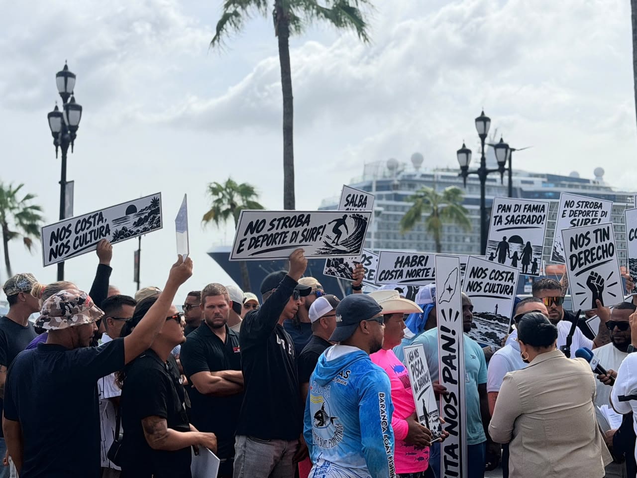 Aruba Tour Guides Continue Protest Outside Parliament Into the Night